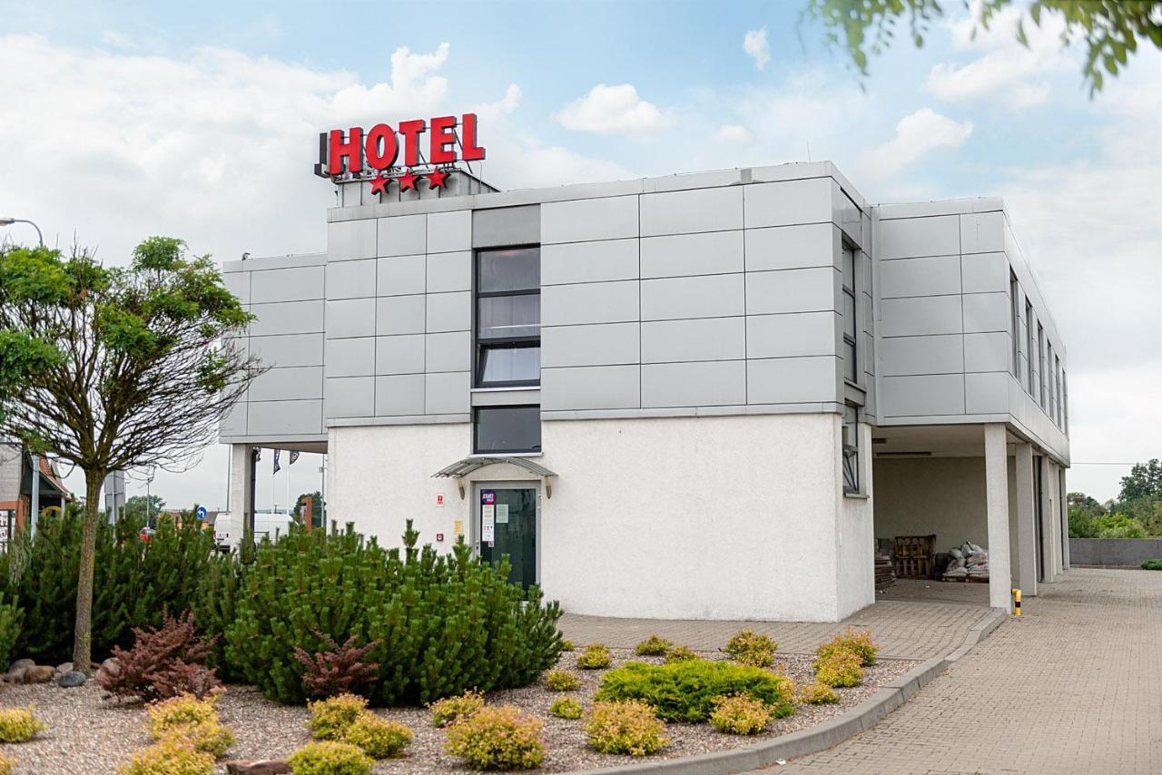 Hotel Police Police Mostowe Exterior foto